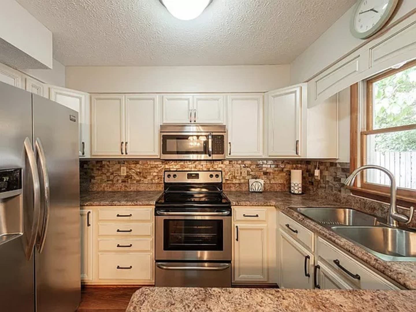Bloomington House: 1619  S Troy Court