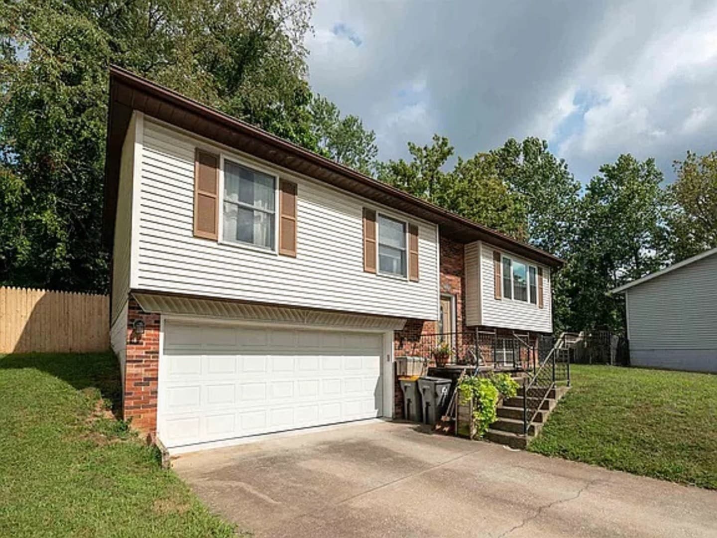 Bloomington House: 1619  S Troy Court