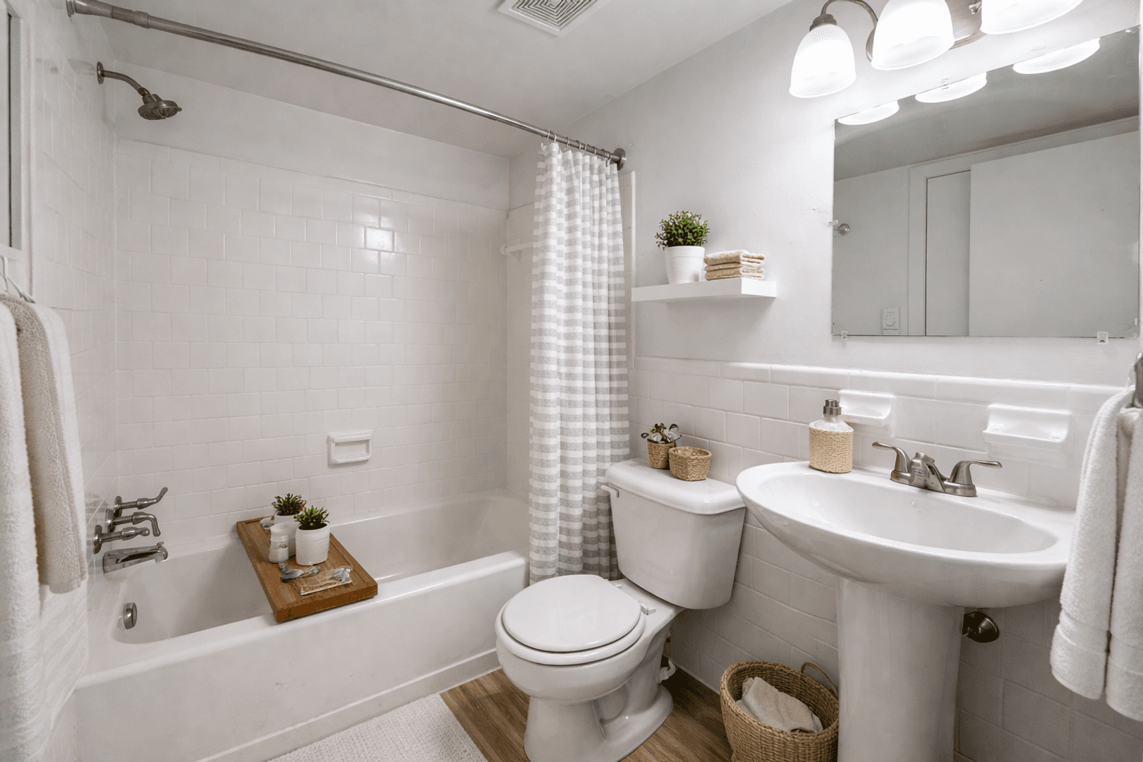 Virginia Beach Apartment: 2201 Baltic Ave