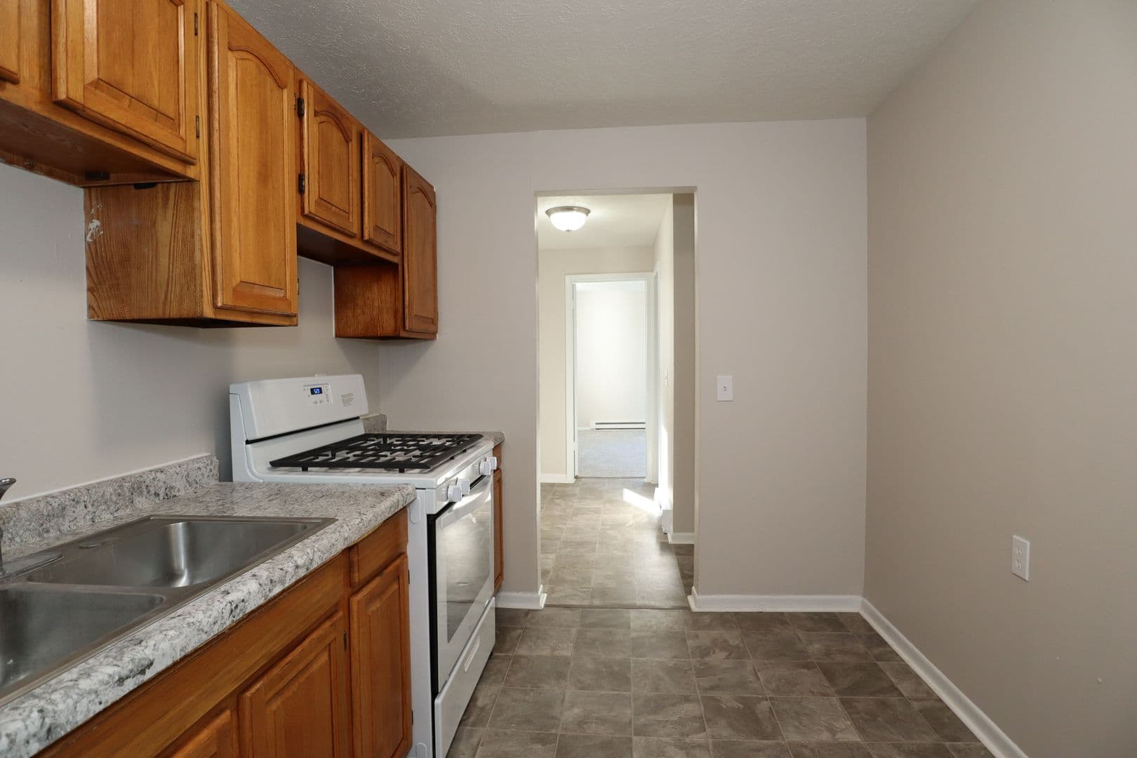 Frankfort Apartment: 751 N. Clay St.