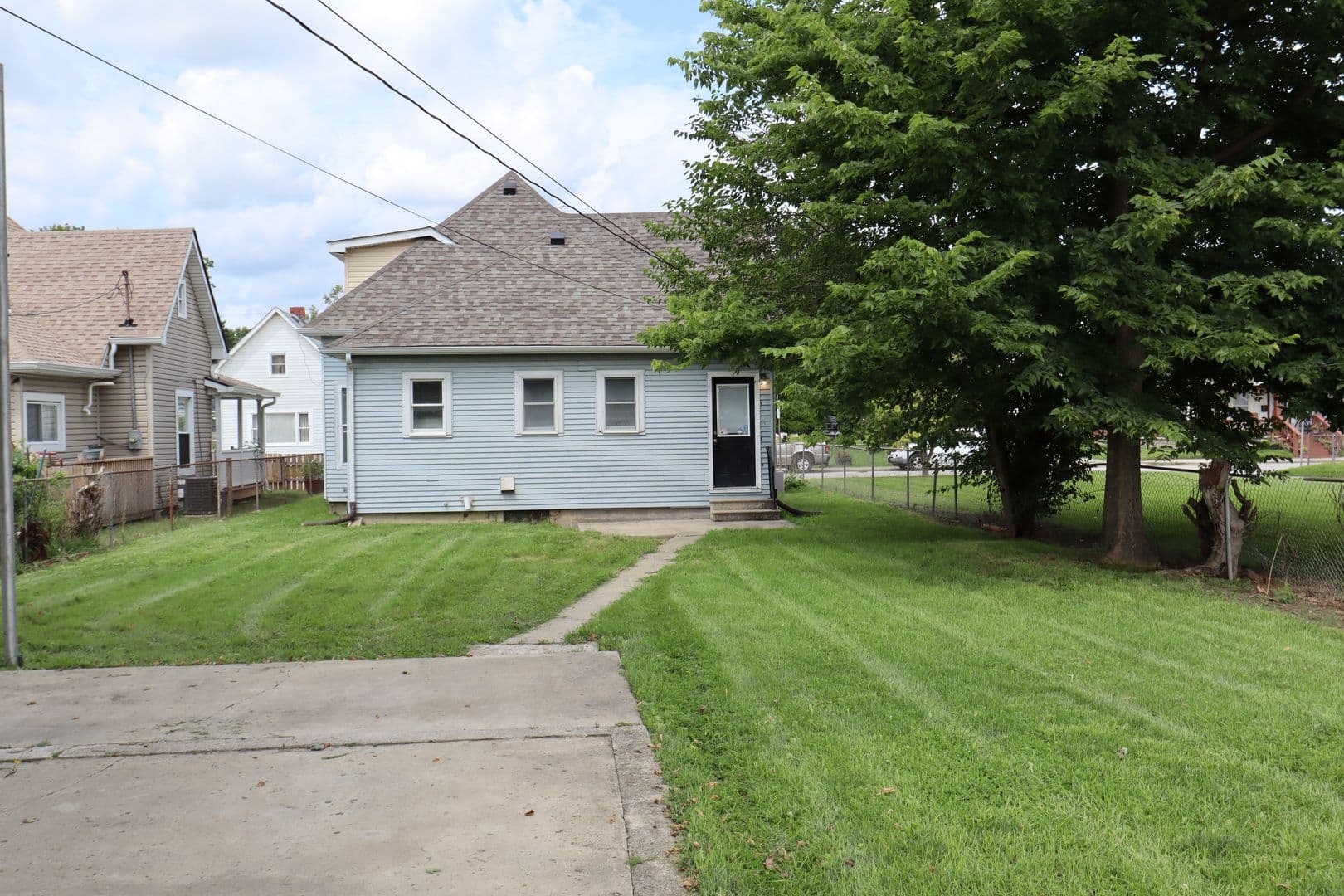 Kokomo House: 917 W Jackson St