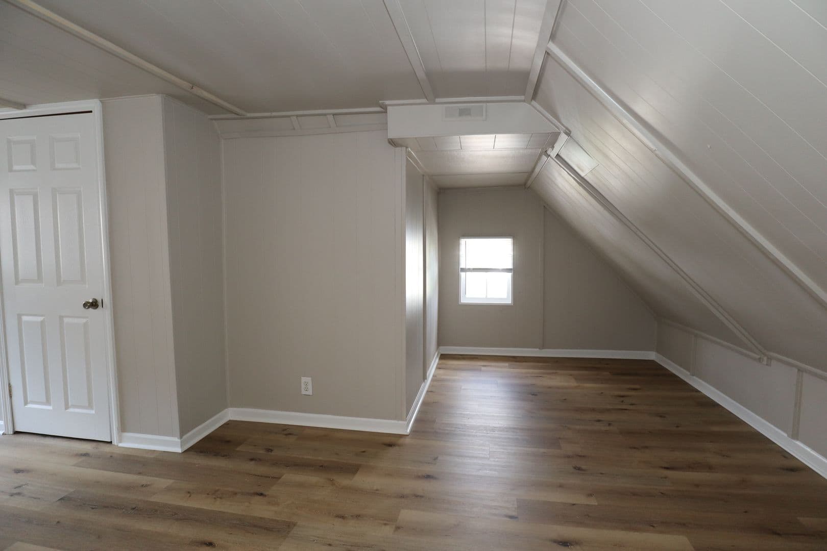 Kokomo House: 917 W Jackson St