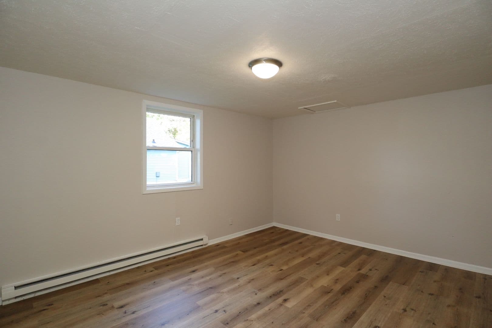 Frankfort Apartment: 751 N. Clay St.