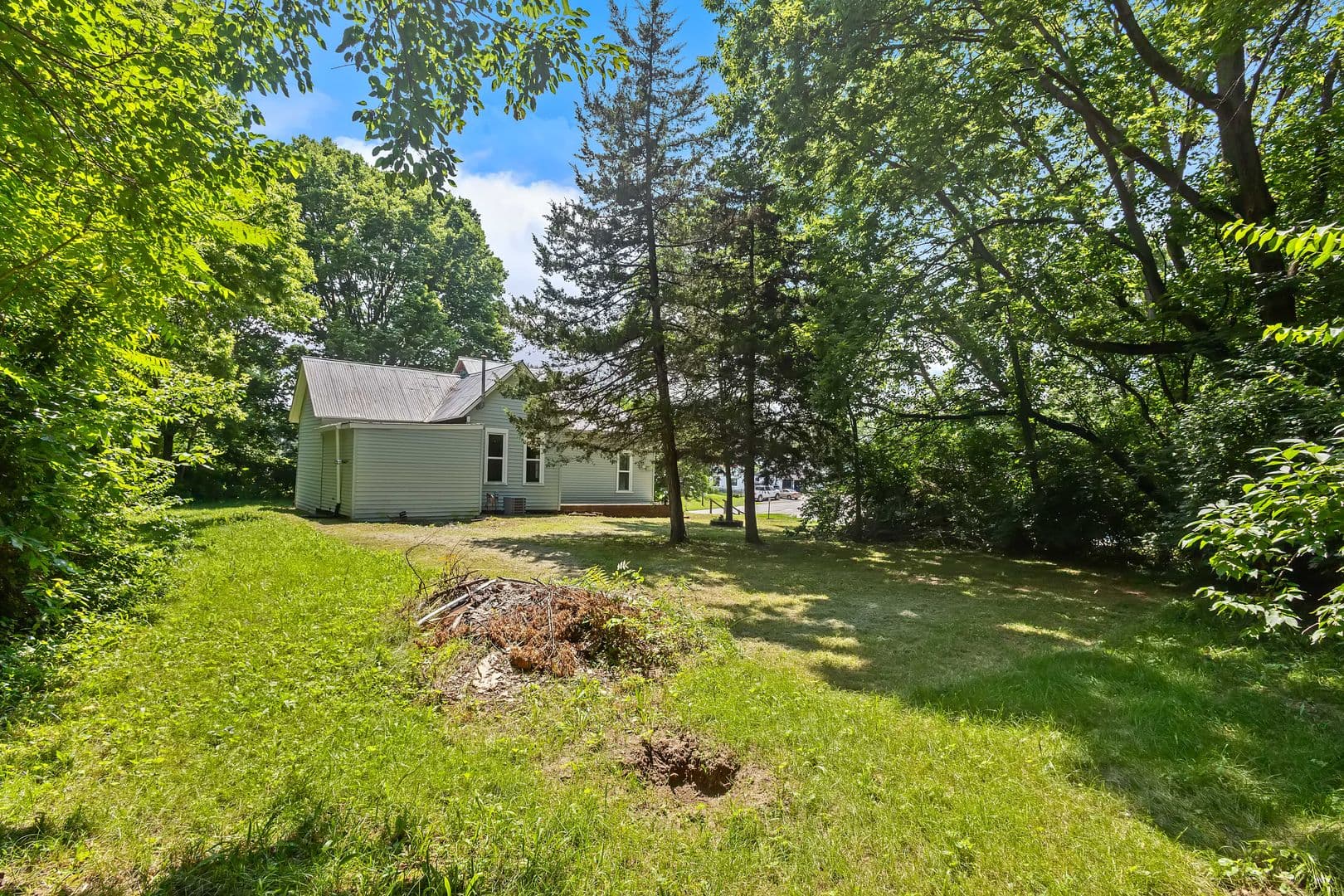 Veedersburg House: 321 S Main Street