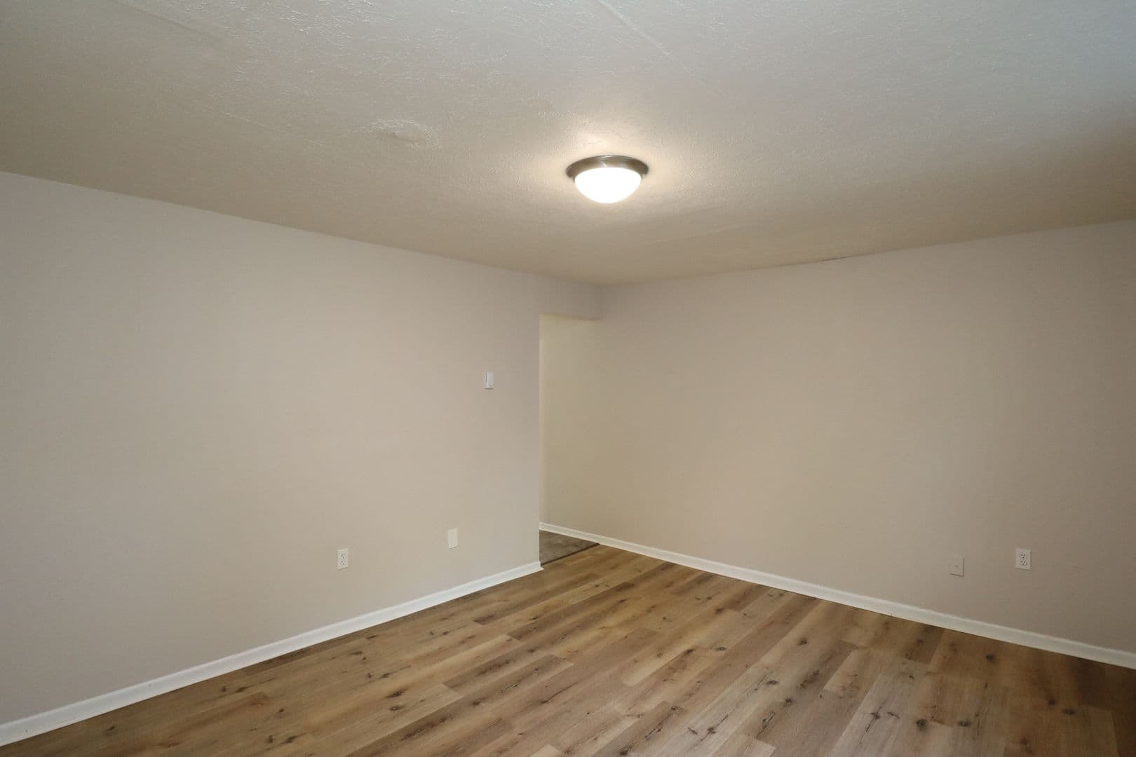 Frankfort Apartment: 751 N. Clay St.