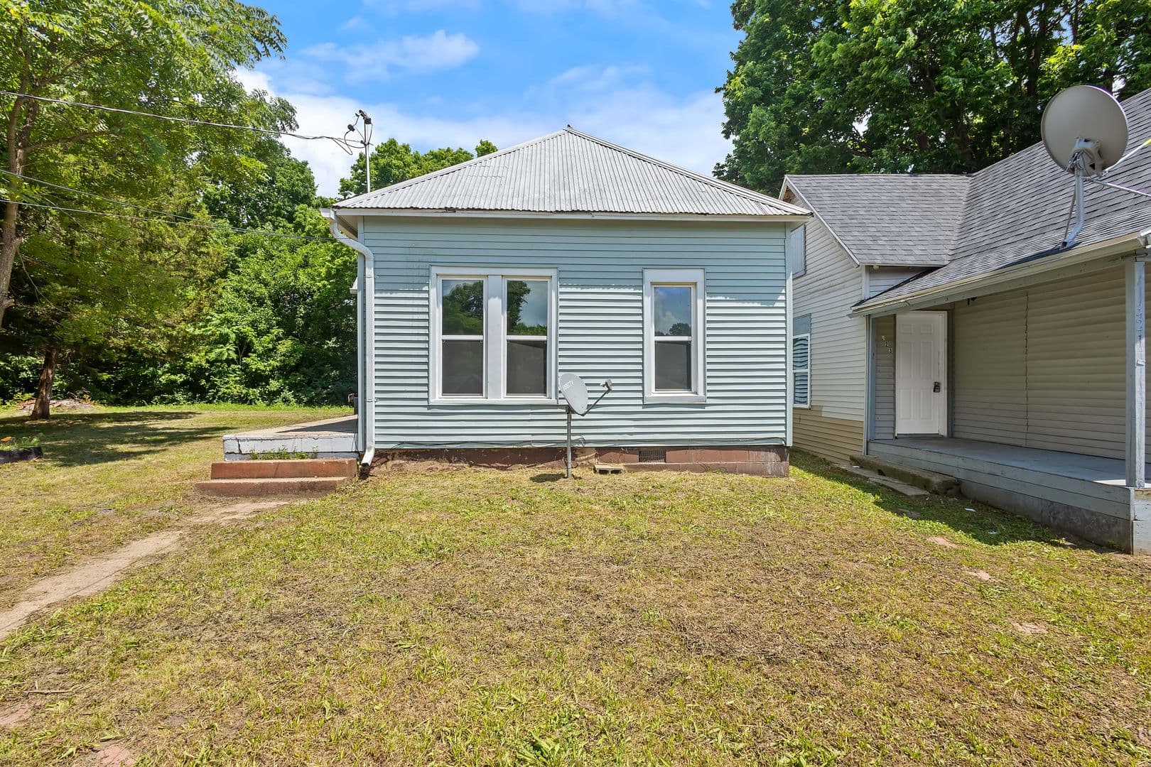 Veedersburg House: 321 S Main Street