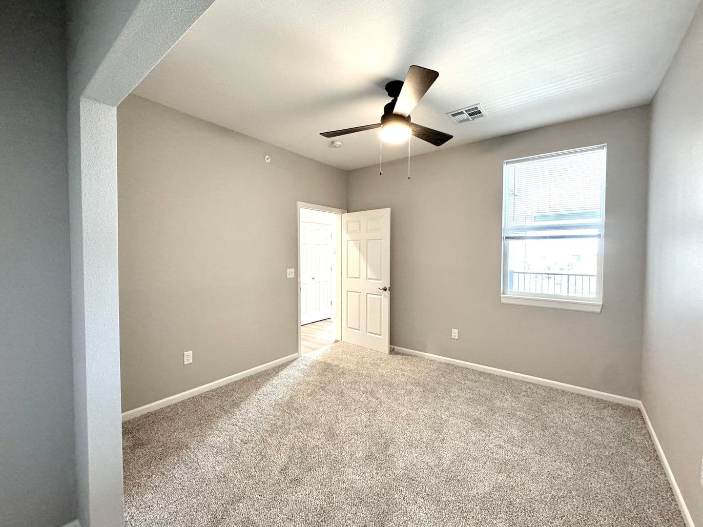 Dodge City Apartment: 1514 Avenue K