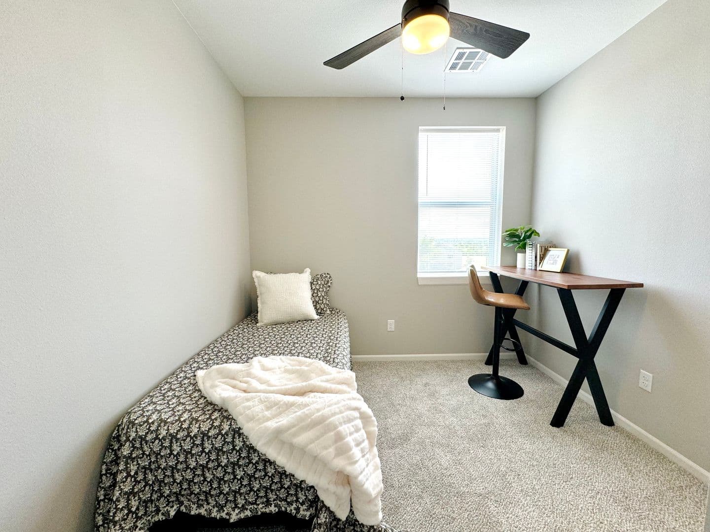 Dodge City Apartment: 1514 Avenue K