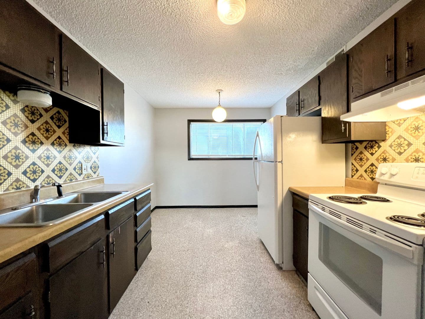 Dodge City Apartment: 1213 N 13th