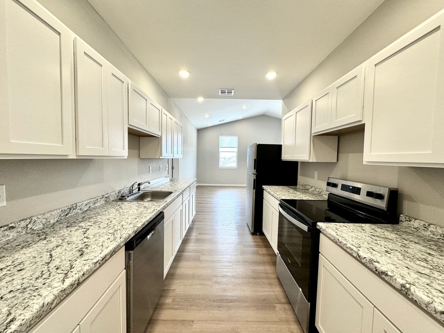 Dodge City Apartment: 1514 Avenue K