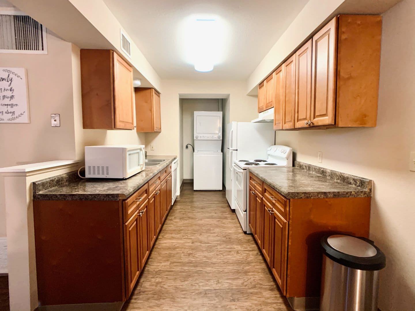 Dodge City Apartment: 1500 Ave K