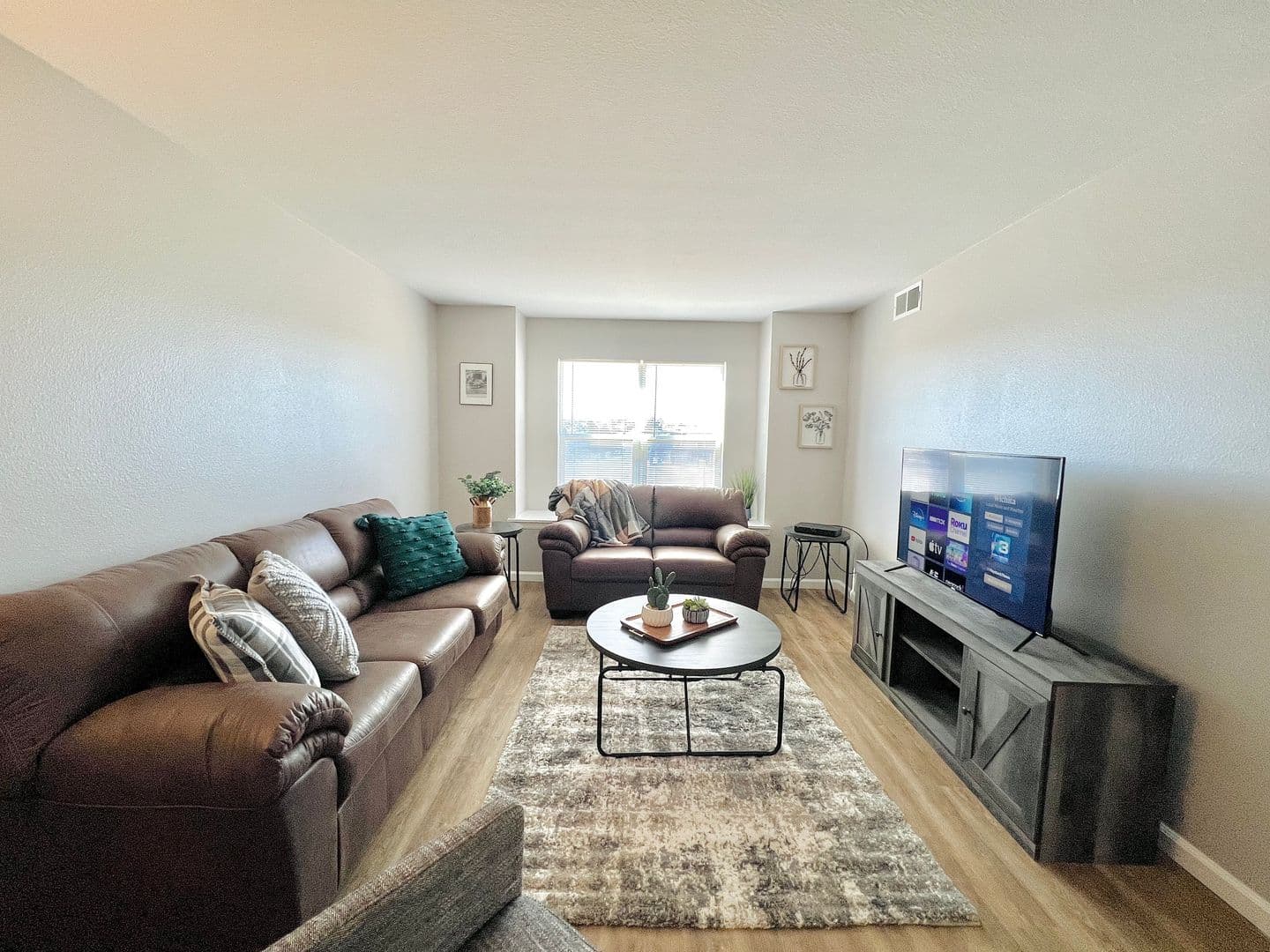 Dodge City Apartment: 1500 Ave K