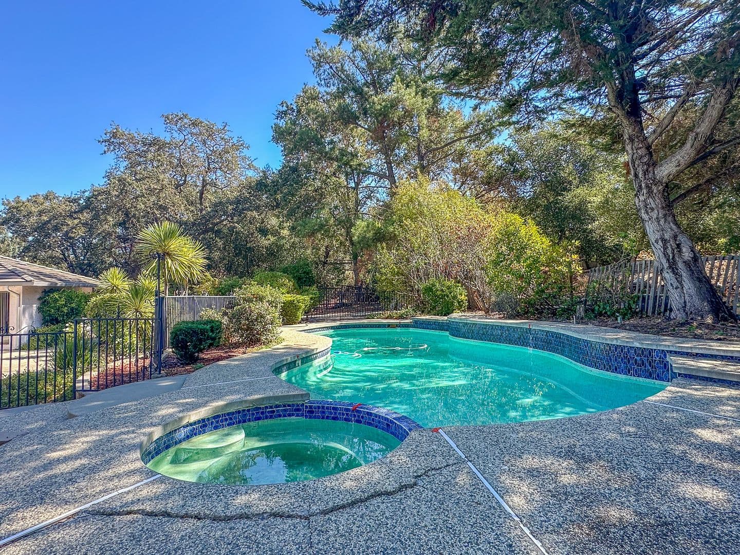 Saratoga House: 18530 Rancho Las Cimas Way