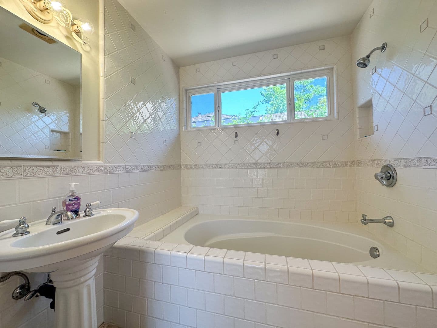 Los Gatos House: 15694 Longwood Dr