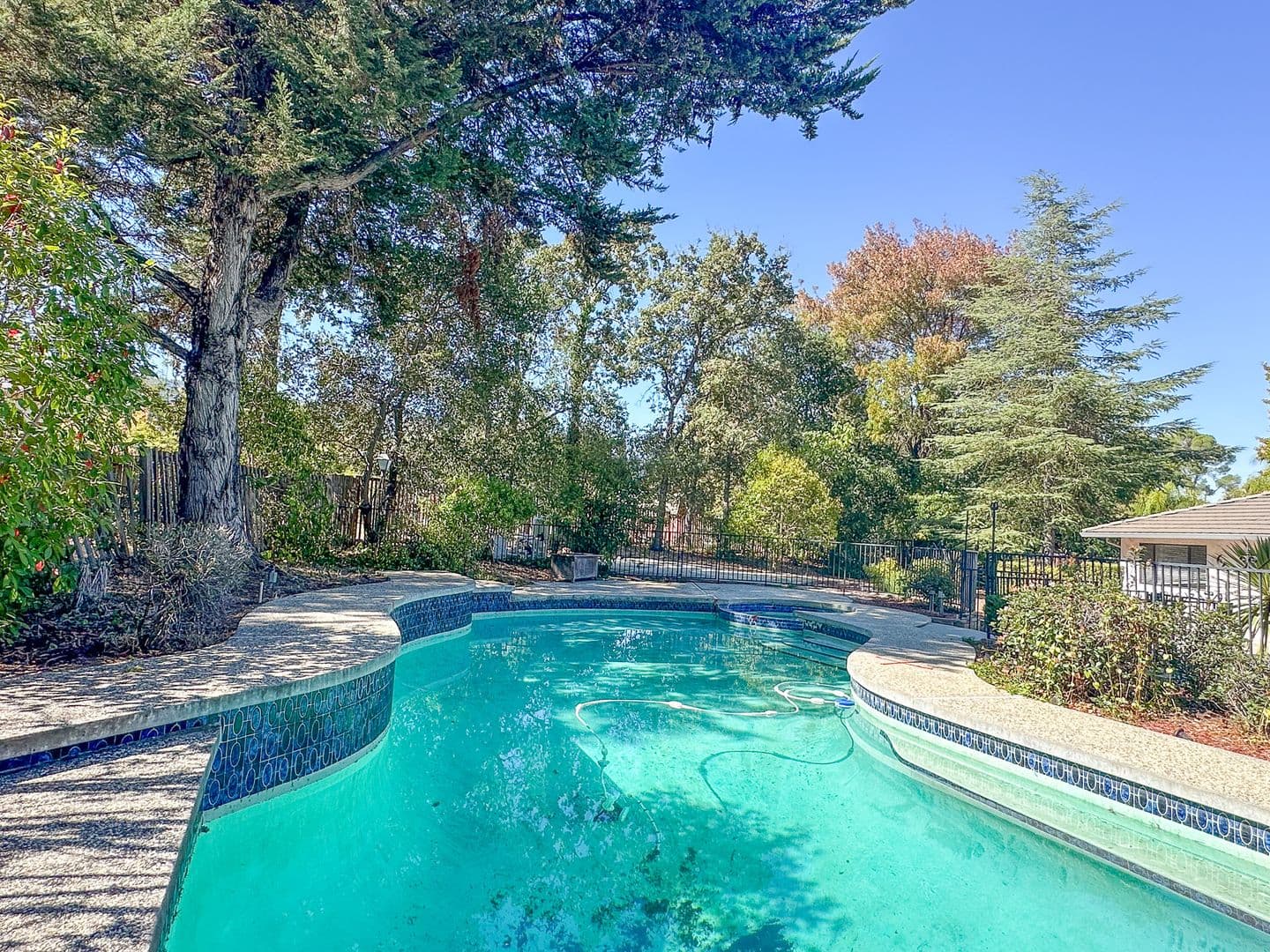 Saratoga House: 18530 Rancho Las Cimas Way