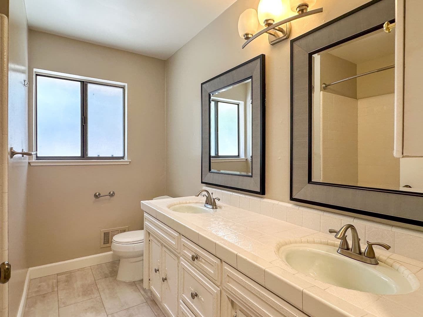 Saratoga House: 18530 Rancho Las Cimas Way