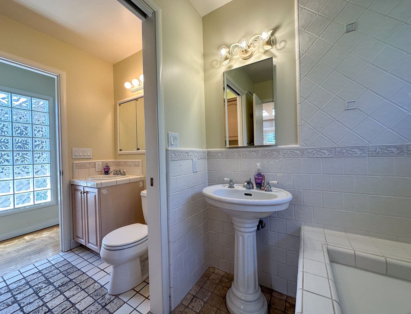 Los Gatos House: 15694 Longwood Dr