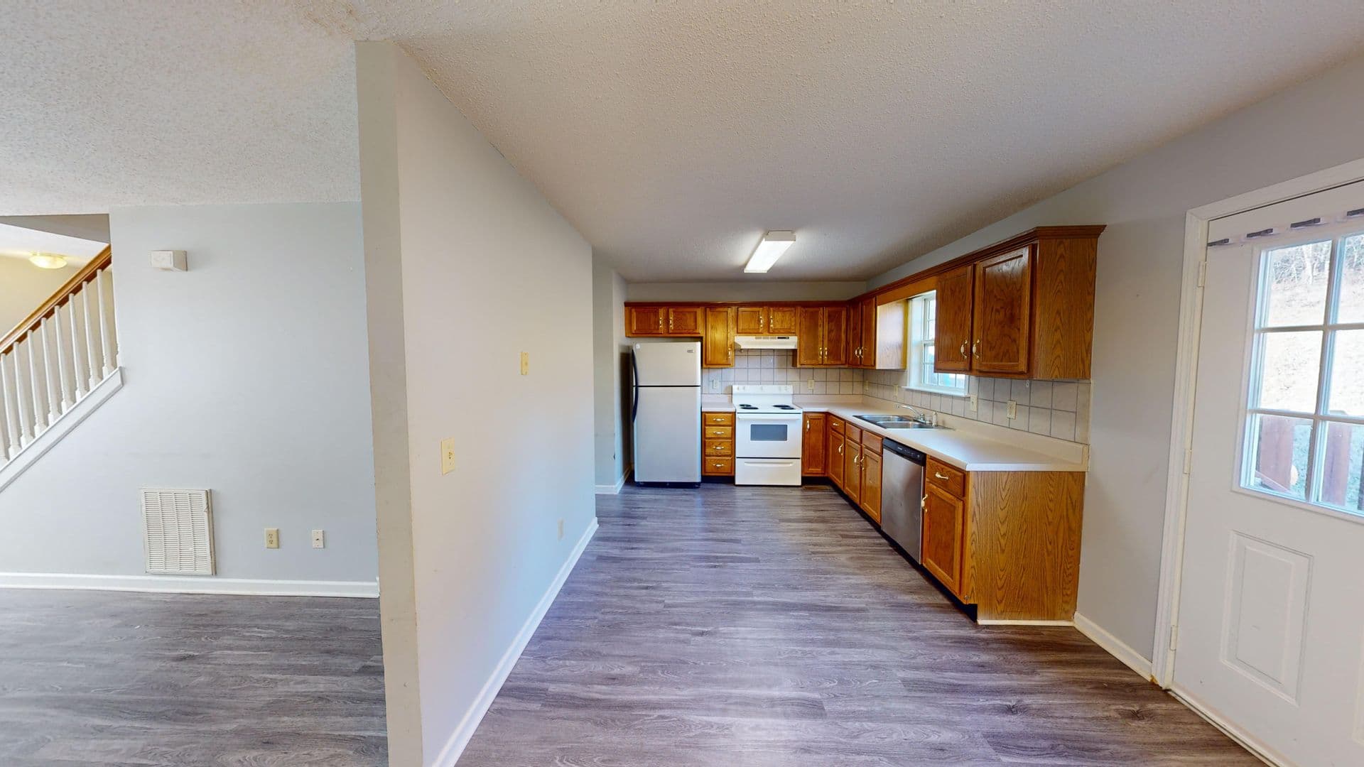 Columbia Townhome: 656 Wilderness Trail