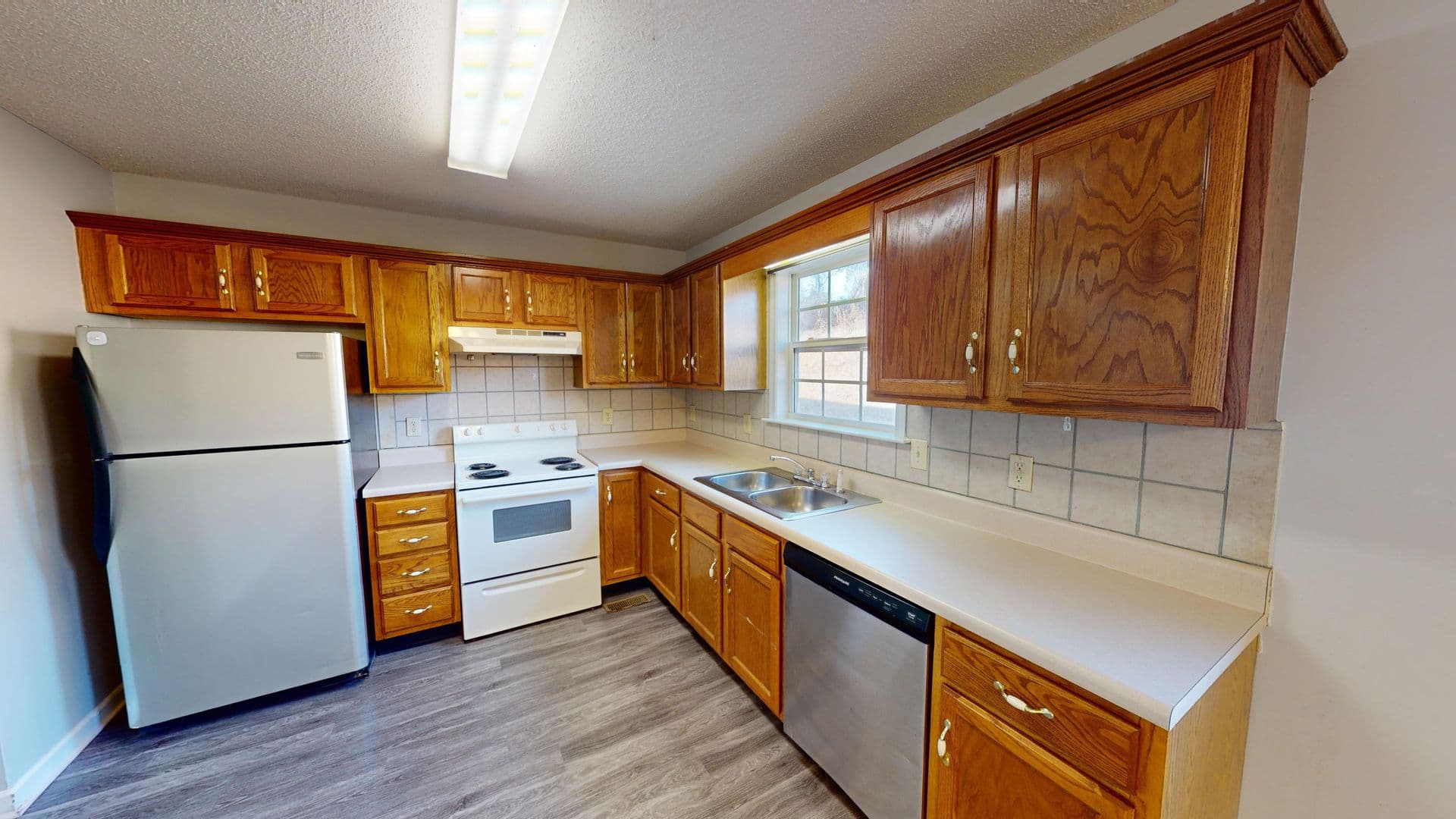 Columbia Townhome: 656 Wilderness Trail