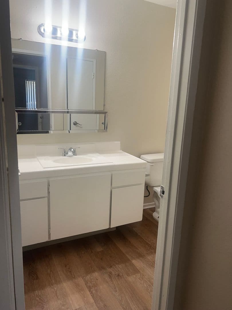 Clovis Apartment: 2823 Willow Ave
