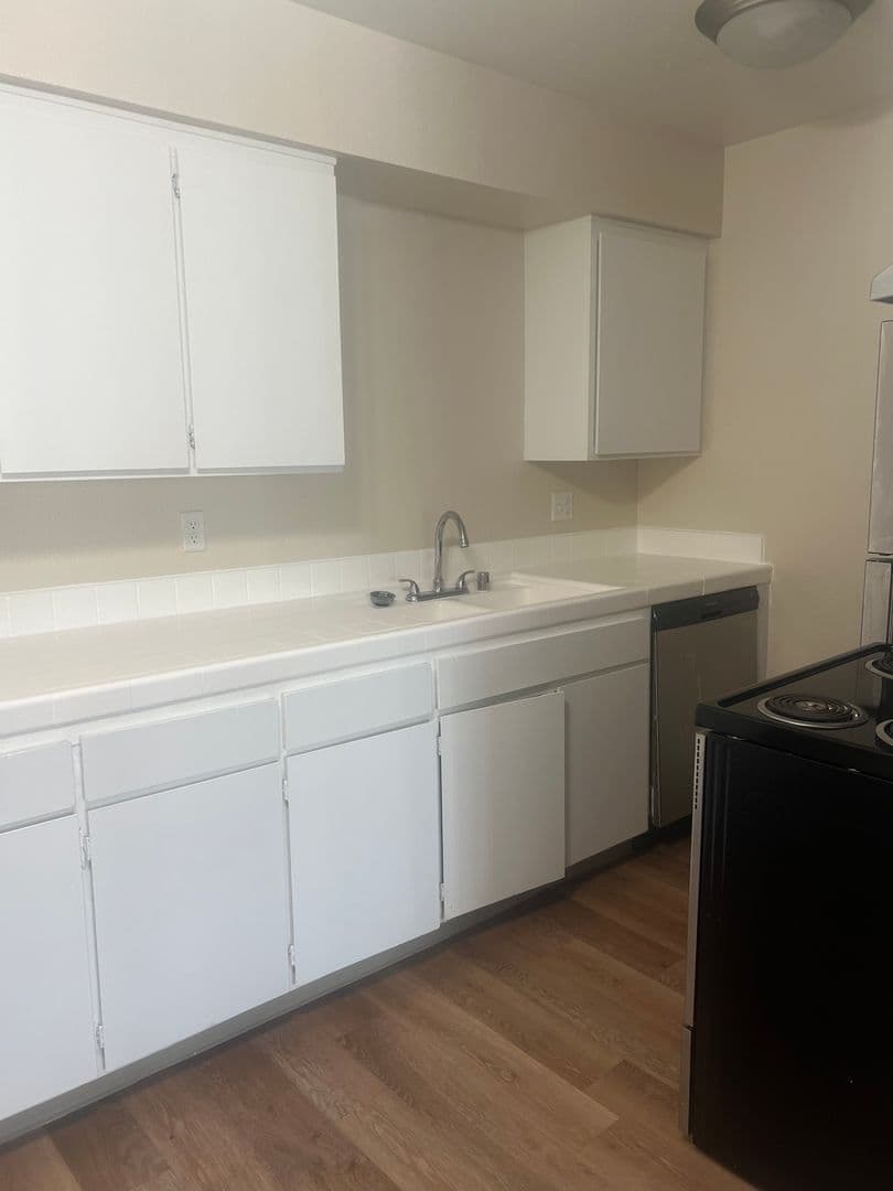 Clovis Apartment: 2823 Willow Ave