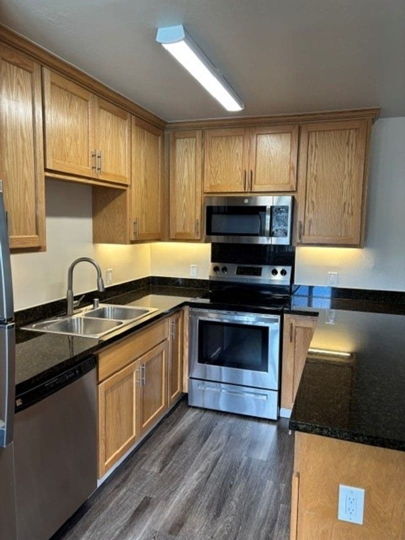 Pacific Grove Apartment: 2875 David Avenue