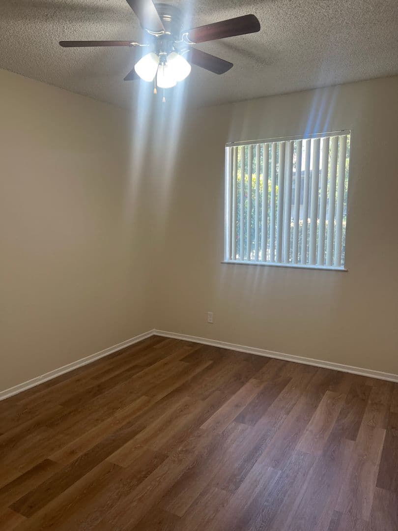 Clovis Apartment: 2823 Willow Ave