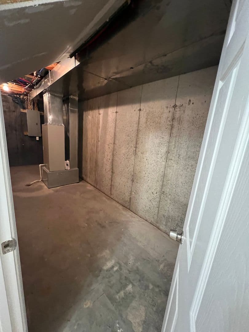 Labadie Apartment: 112 Horseshoe Valley Drive