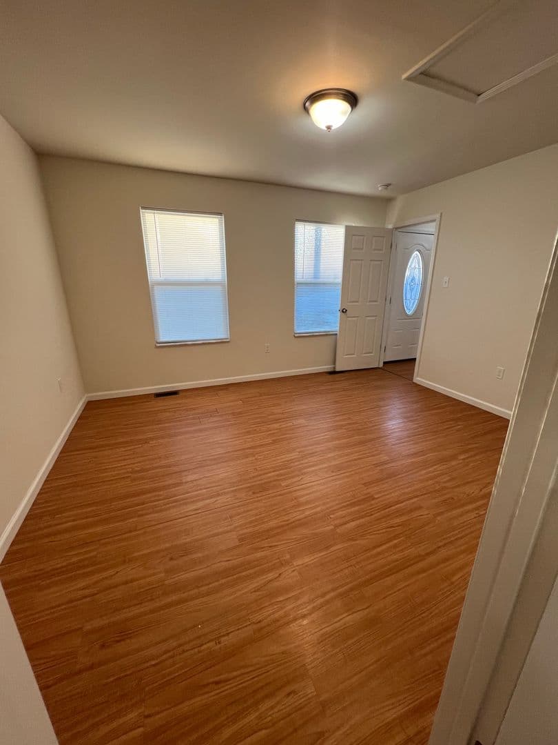 Labadie Apartment: 112 Horseshoe Valley Drive