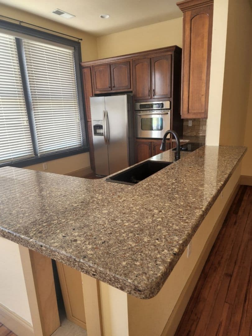 Gainesville Apartment: 114 Washington St. SE