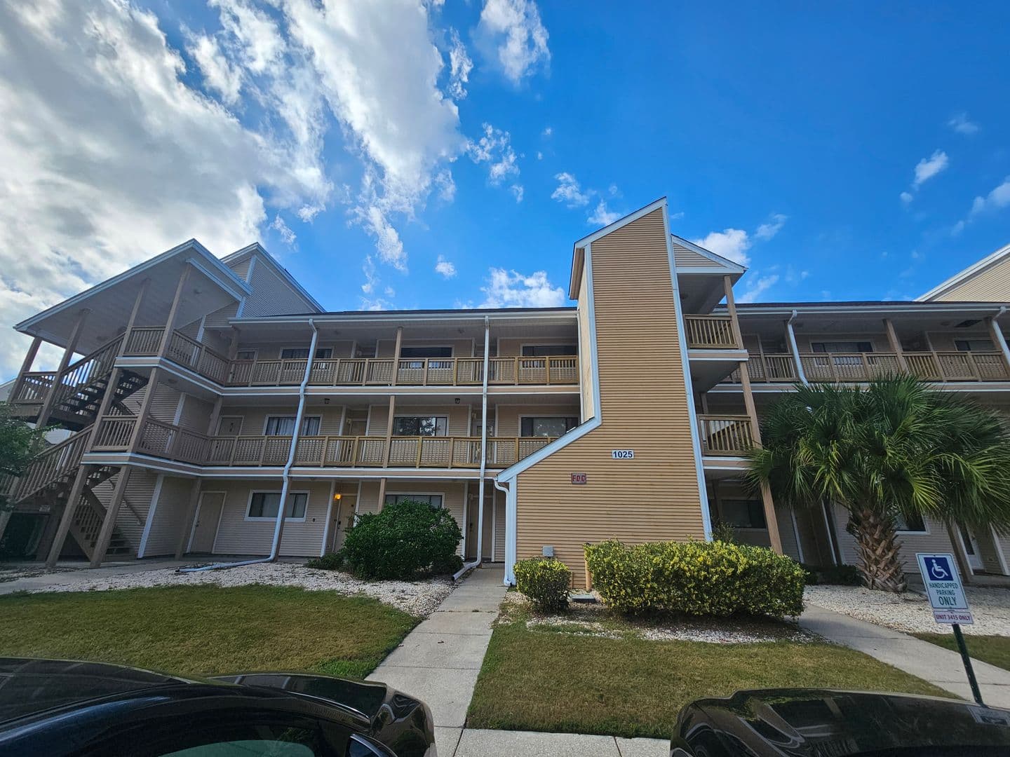 Little River Apartment: 1025 Plantation Drive W