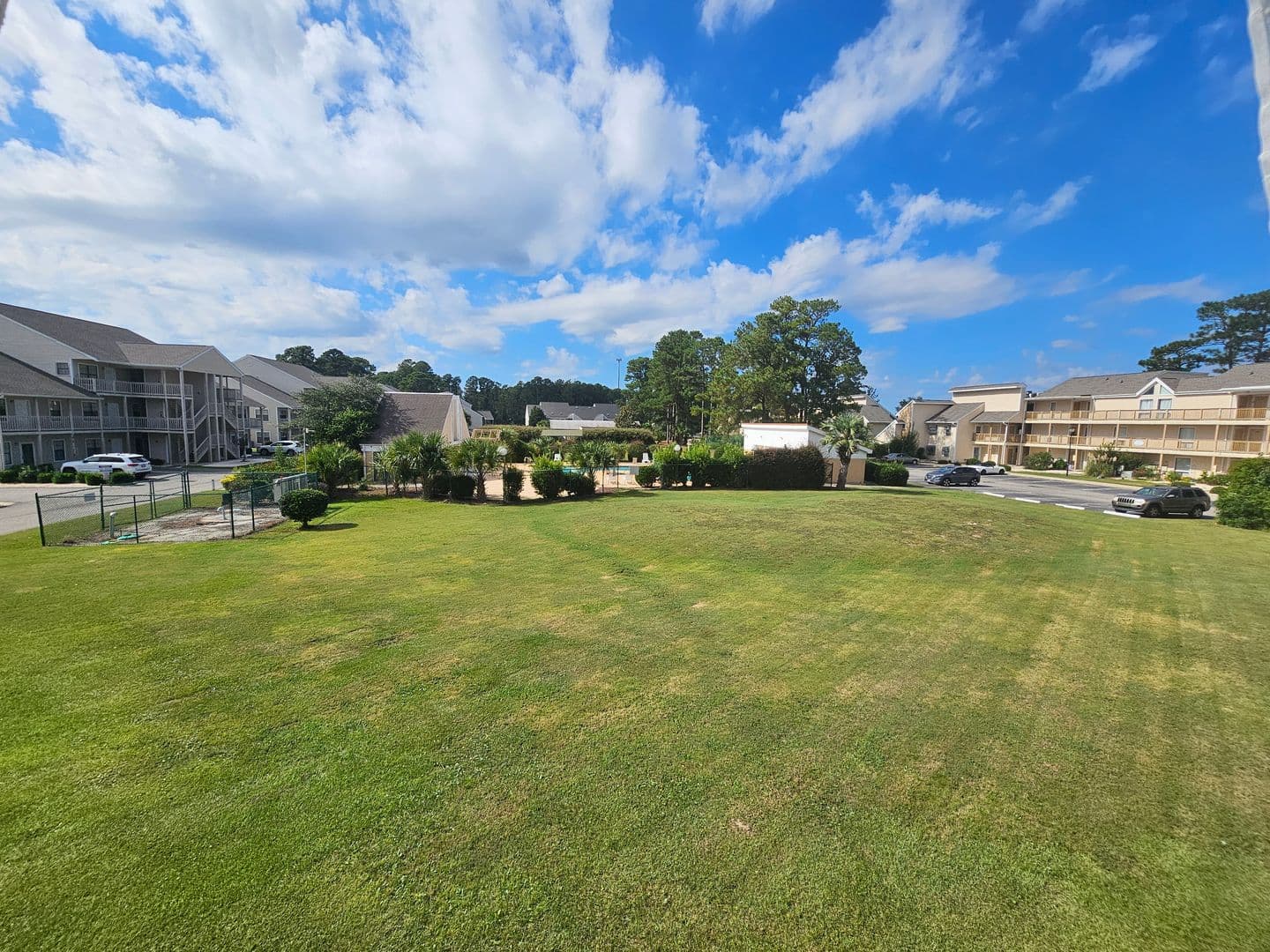 Little River Apartment: 1025 Plantation Drive W