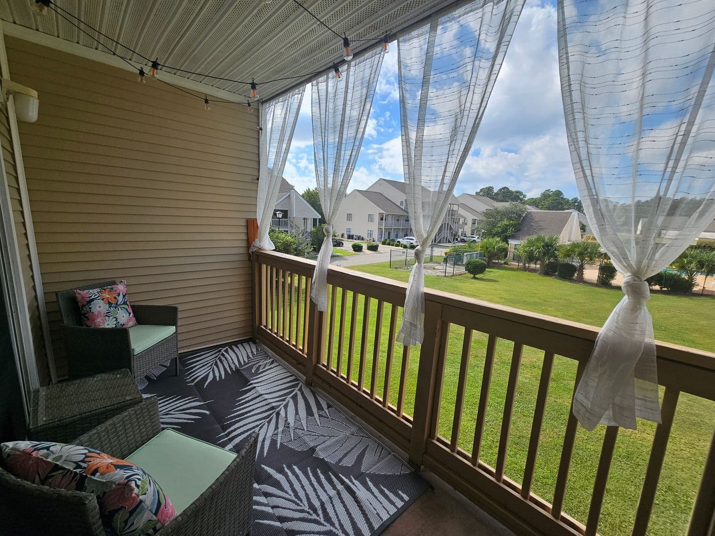Little River Apartment: 1025 Plantation Drive W