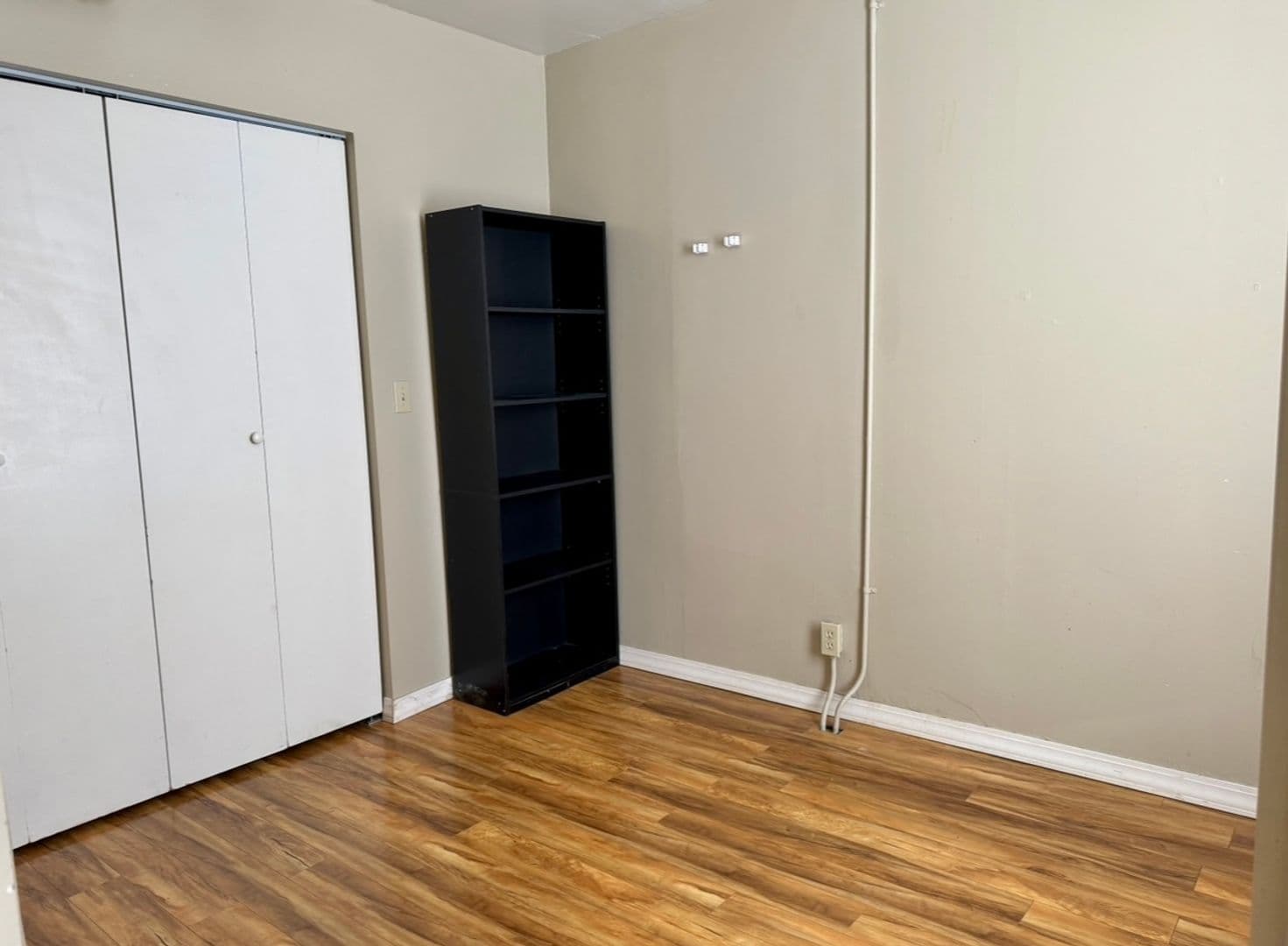 La Grande Apartment: 2109 3rd st