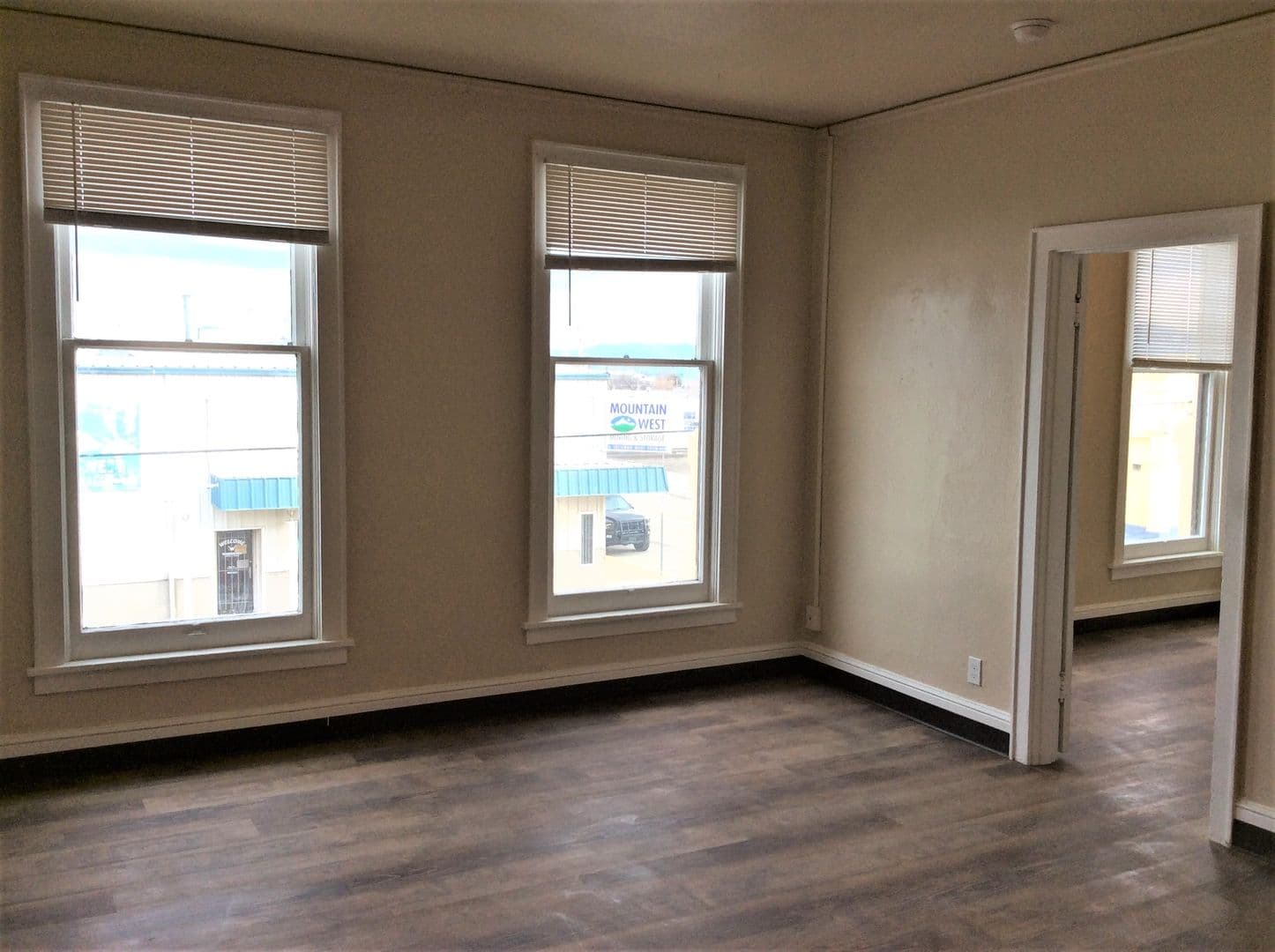 La Grande Apartment: 214 Fir Street