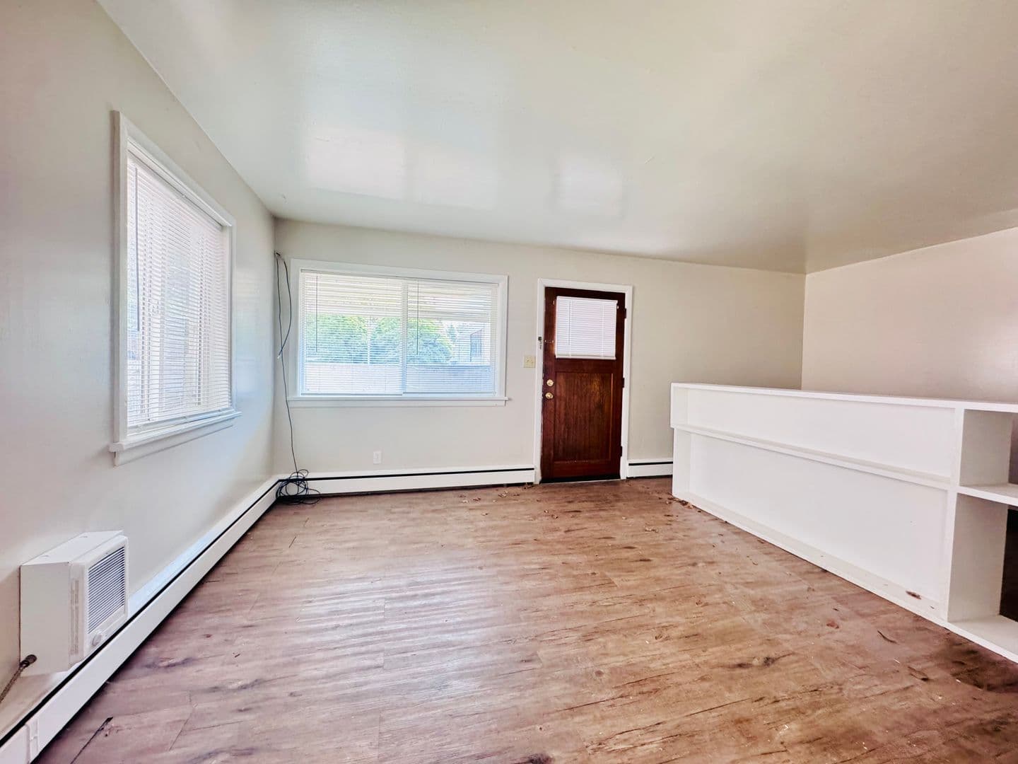 La Grande Apartment: 1606 & 1608 & 1610 4th street