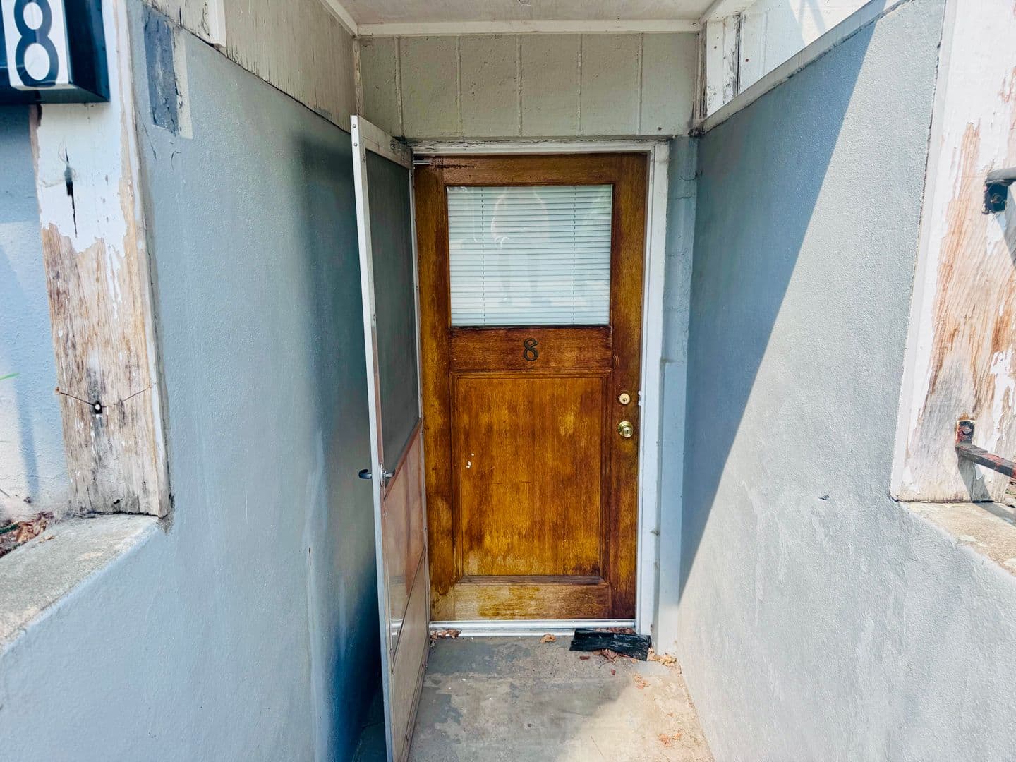 La Grande Apartment: 1606 & 1608 & 1610 4th street