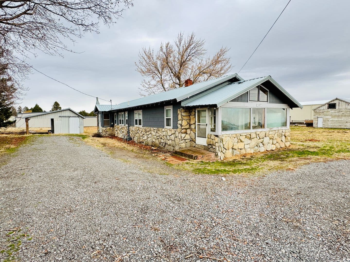 La Grande House: 3401 Cove Ave