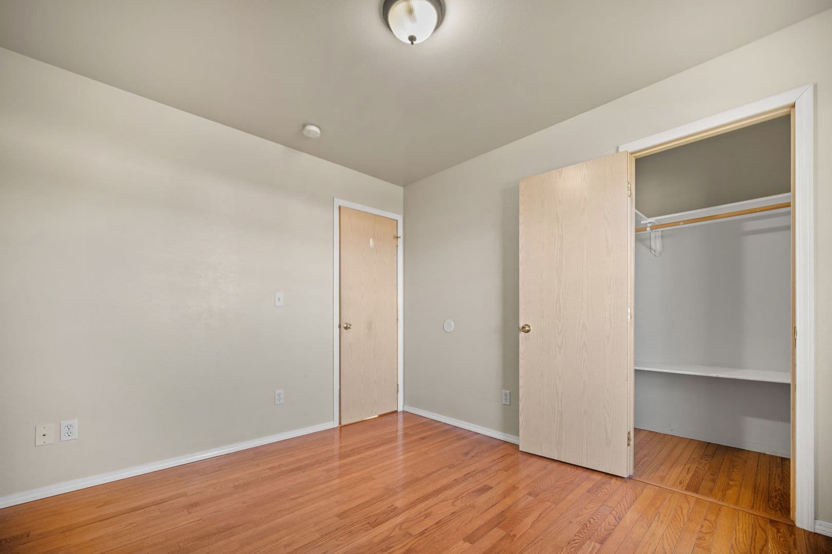 La Grande House: 114 18th st.