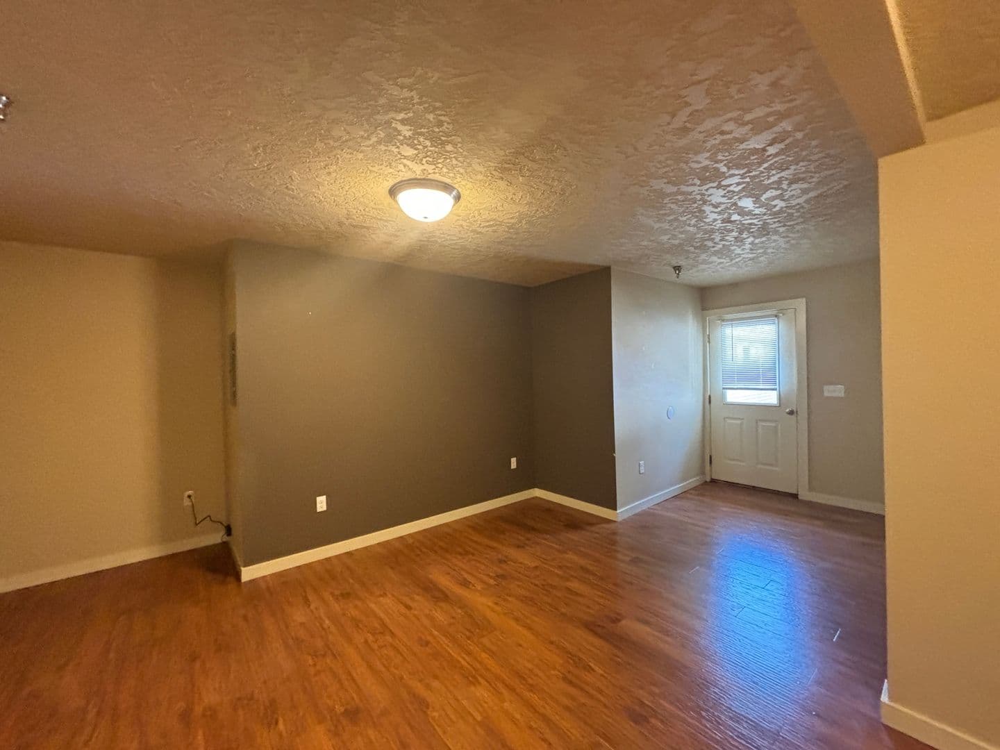 La Grande Apartment: 2109 3rd st