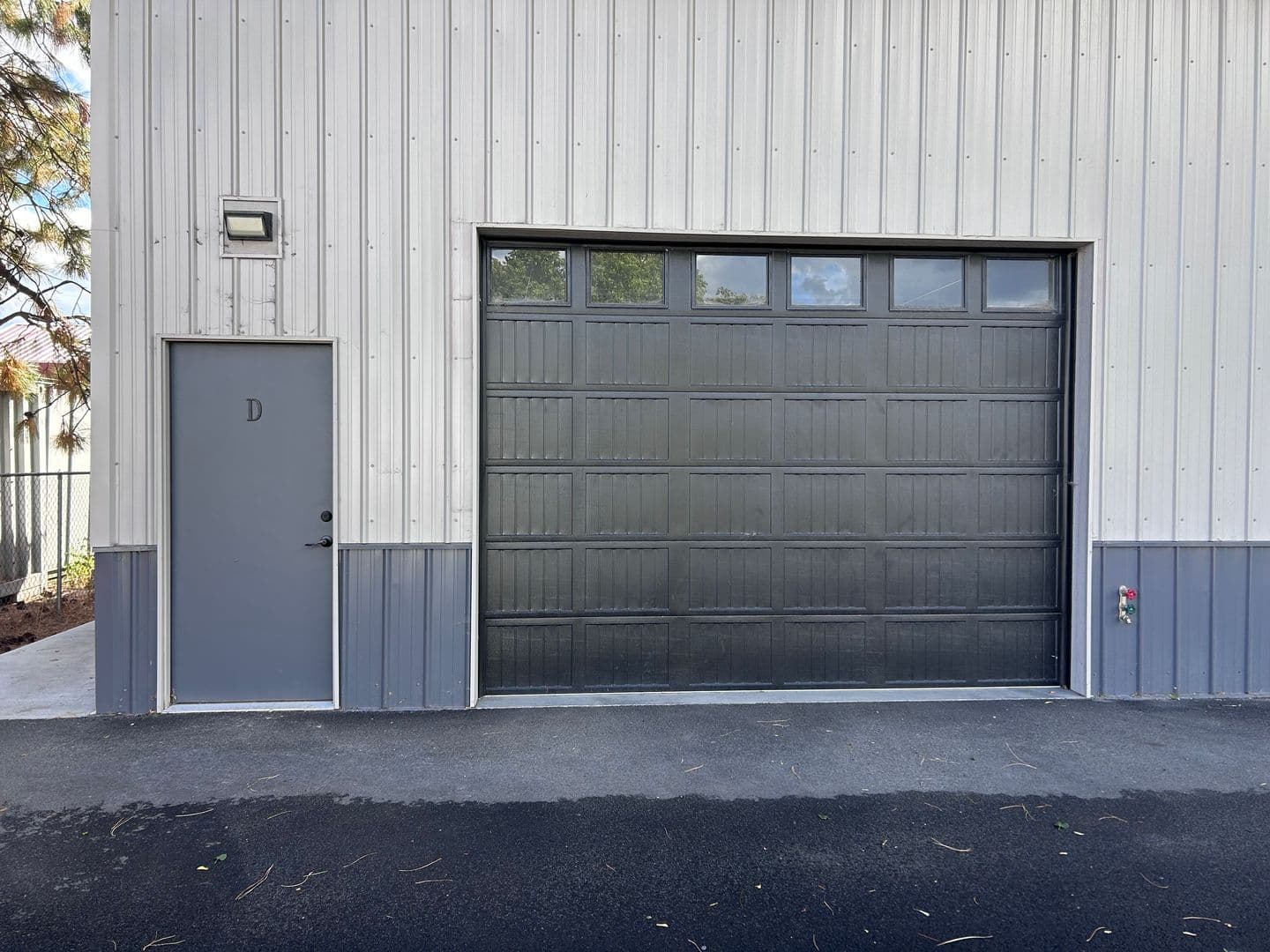 La Grande Apartment: 1607 Willow St