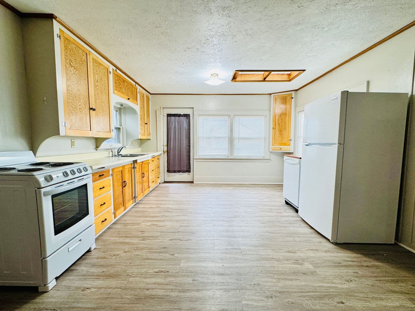 La Grande House: 3401 Cove Ave