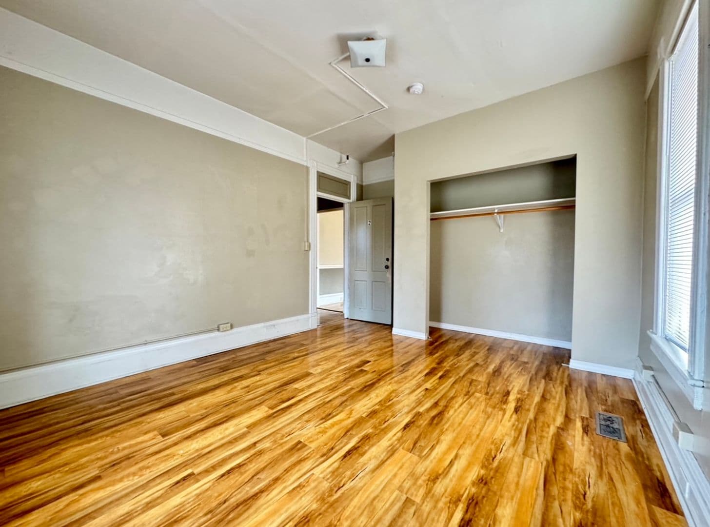 La Grande Apartment: 2109 3rd st