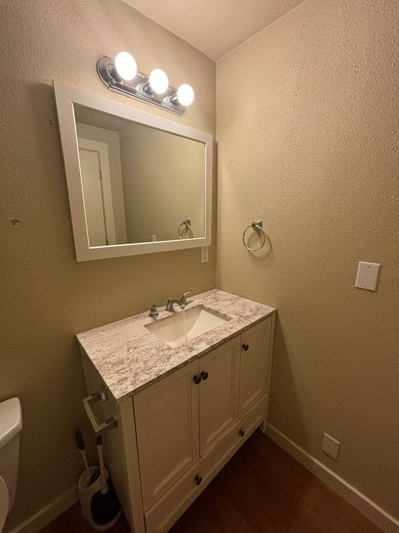 La Grande Apartment: 2109 3rd st