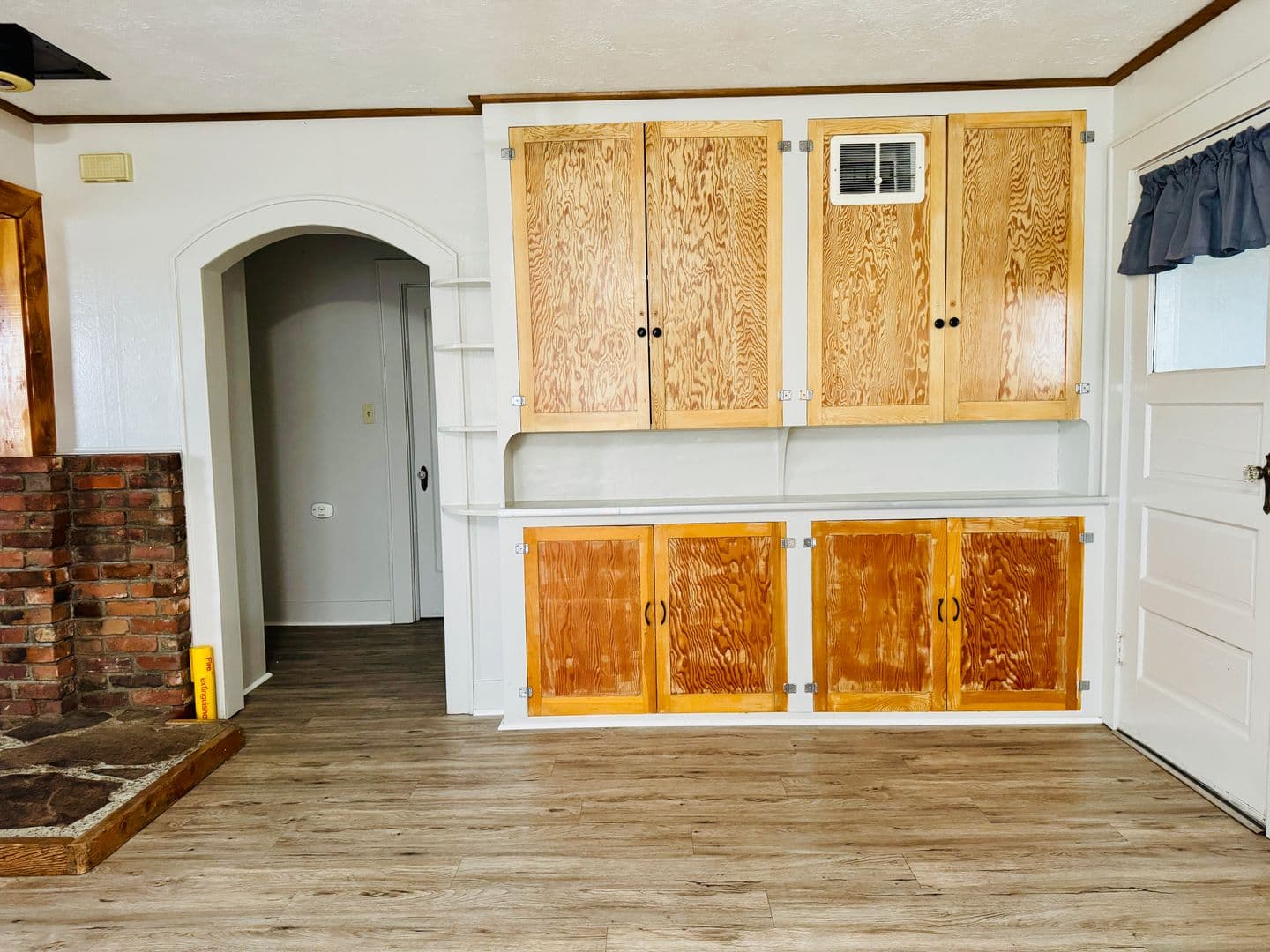 La Grande House: 3401 Cove Ave
