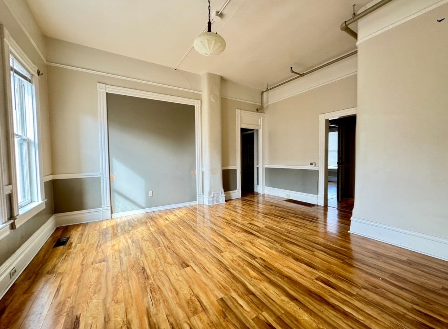 La Grande Apartment: 2109 3rd st
