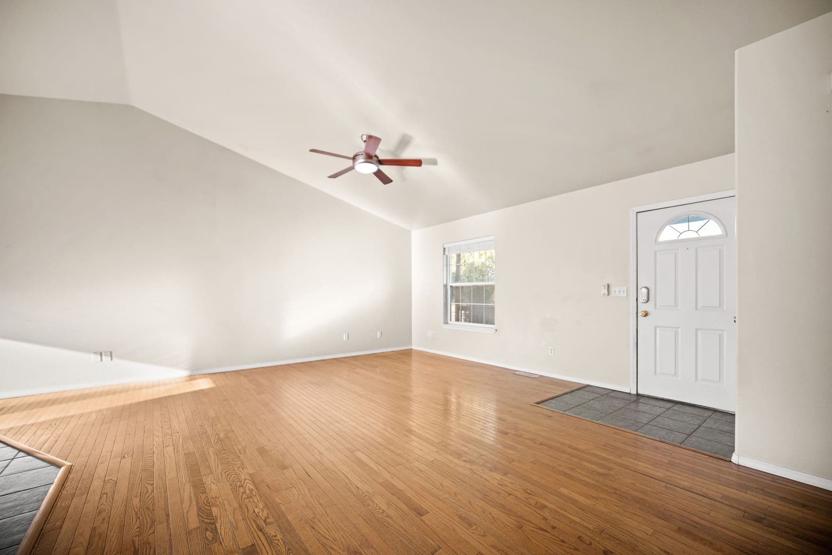 La Grande House: 114 18th st.