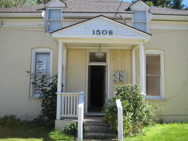 La Grande Apartment: 1508 N Ave