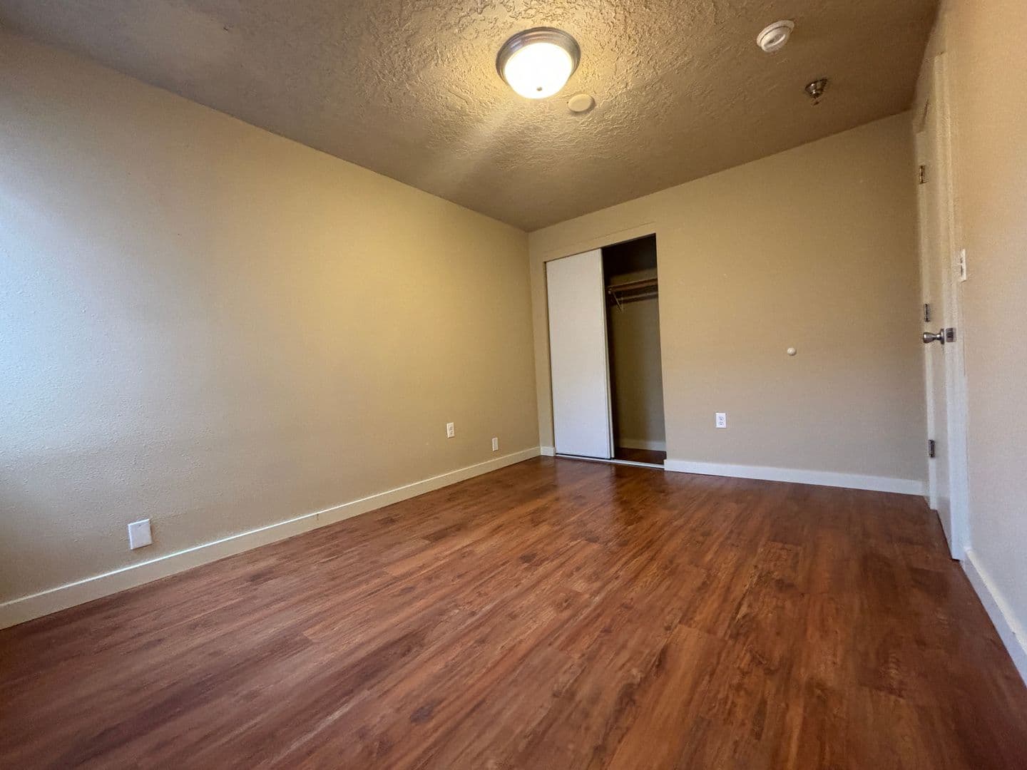La Grande Apartment: 2109 3rd st