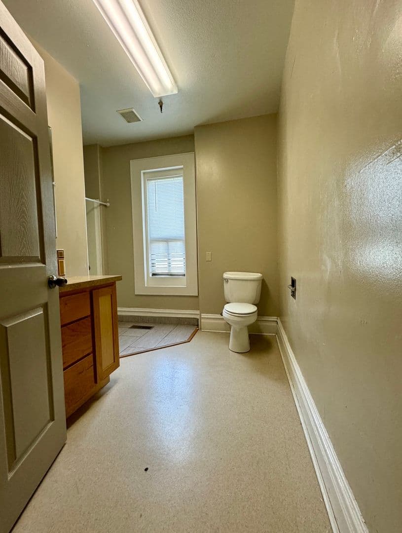 La Grande Apartment: 2109 3rd st